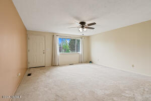 4905 Glenside Ct Property Photo 4