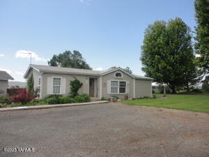 9705 Ahtanum Rd Property Photo 1