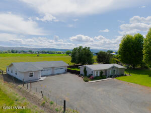 9705 Ahtanum Rd Property Photo 2