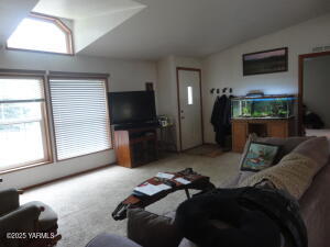 9705 Ahtanum Rd Property Photo 6