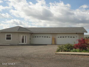 9705 Ahtanum Rd Property Photo 13