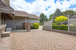 103 77th Ave Property Photo 5