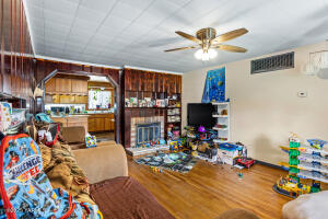 1523 Roosevelt Ave Property Photo 6