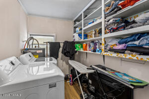 1523 Roosevelt Ave Property Photo 11