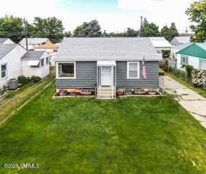 714 1st Ave Property Photo