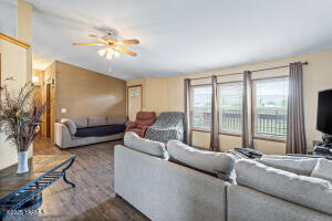 15220 Fisk Rd Property Photo 2