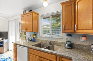 7610 Summitview Ave Property Photo 12