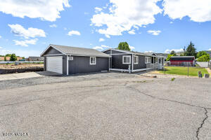 6000 Crestfields Rd Property Photo 1