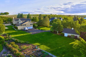 1011 79th Ave Property Photo 6