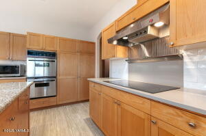 1011 79th Ave Property Photo 19