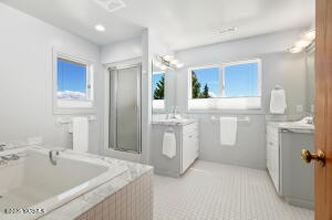 1011 79th Ave Property Photo 24