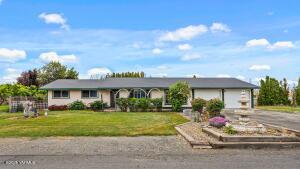 230 Blossom Dr Property Photo
