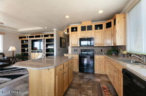 411 Terrett Way Property Photo 10