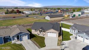 200 Ivone Dr Property Photo 4