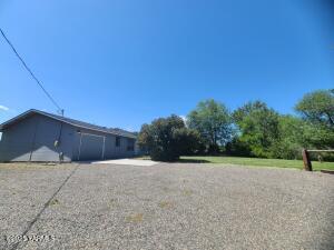 9509 Meadowbrook Rd Property Photo 1