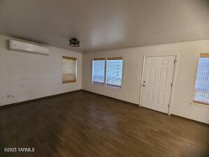 9509 Meadowbrook Rd Property Photo 8