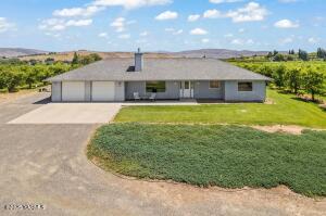 1486 Selah Heights Rd Property Photo 1