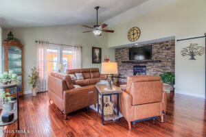 1008 90th Ave Property Photo 13