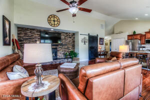 1008 90th Ave Property Photo 15