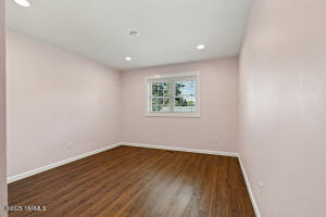 7905 Englewood Ave Property Photo 21