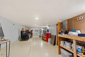 7905 Englewood Ave Property Photo 26