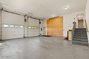 7905 Englewood Ave Property Photo 30