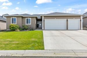 1504 Naches Ave Property Photo 1