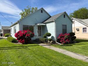 908 5th St Property Photo