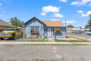 702 Naches Ave Property Photo