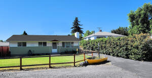 610 Pear Ave Property Photo