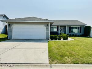 304 76th Ave Property Photo 1