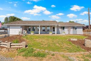 1620 Selah Loop Rd Property Photo