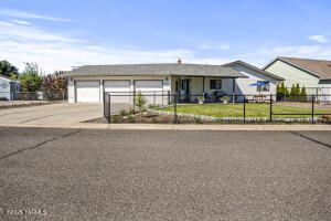 5504 Pear Butte Dr Property Photo