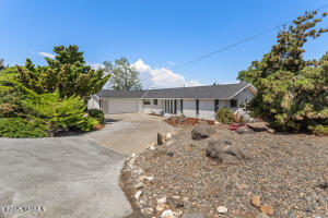 5207 Crest Dr Property Photo