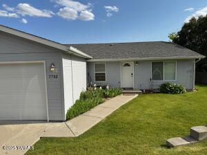 7702 Douglas Dr Property Photo 1