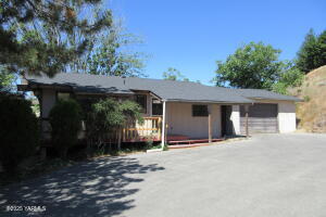 302 82nd Ave Property Photo 1