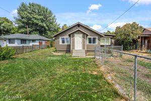 1111 Maple Way Property Photo