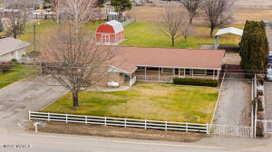 221 Meyers Rd Property Photo 2