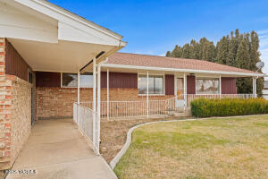 221 Meyers Rd Property Photo 3