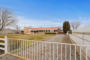 221 Meyers Rd Property Photo 5