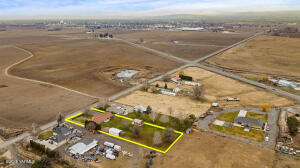 221 Meyers Rd Property Photo 6