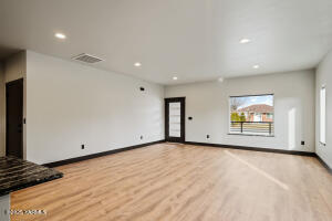 1210 Whatcom St Property Photo 10