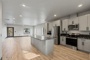 1210 Whatcom St Property Photo 12