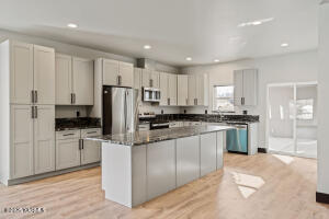 1210 Whatcom St Property Photo 13