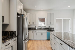 1210 Whatcom St Property Photo 14