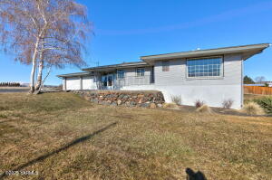 8711- 8713 Tieton Dr Property Photo 3