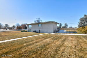 8711- 8713 Tieton Dr Property Photo 4