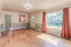 107 34th St Property Photo 7