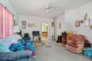 910 11th St Property Photo 13