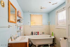 910 11th St Property Photo 17